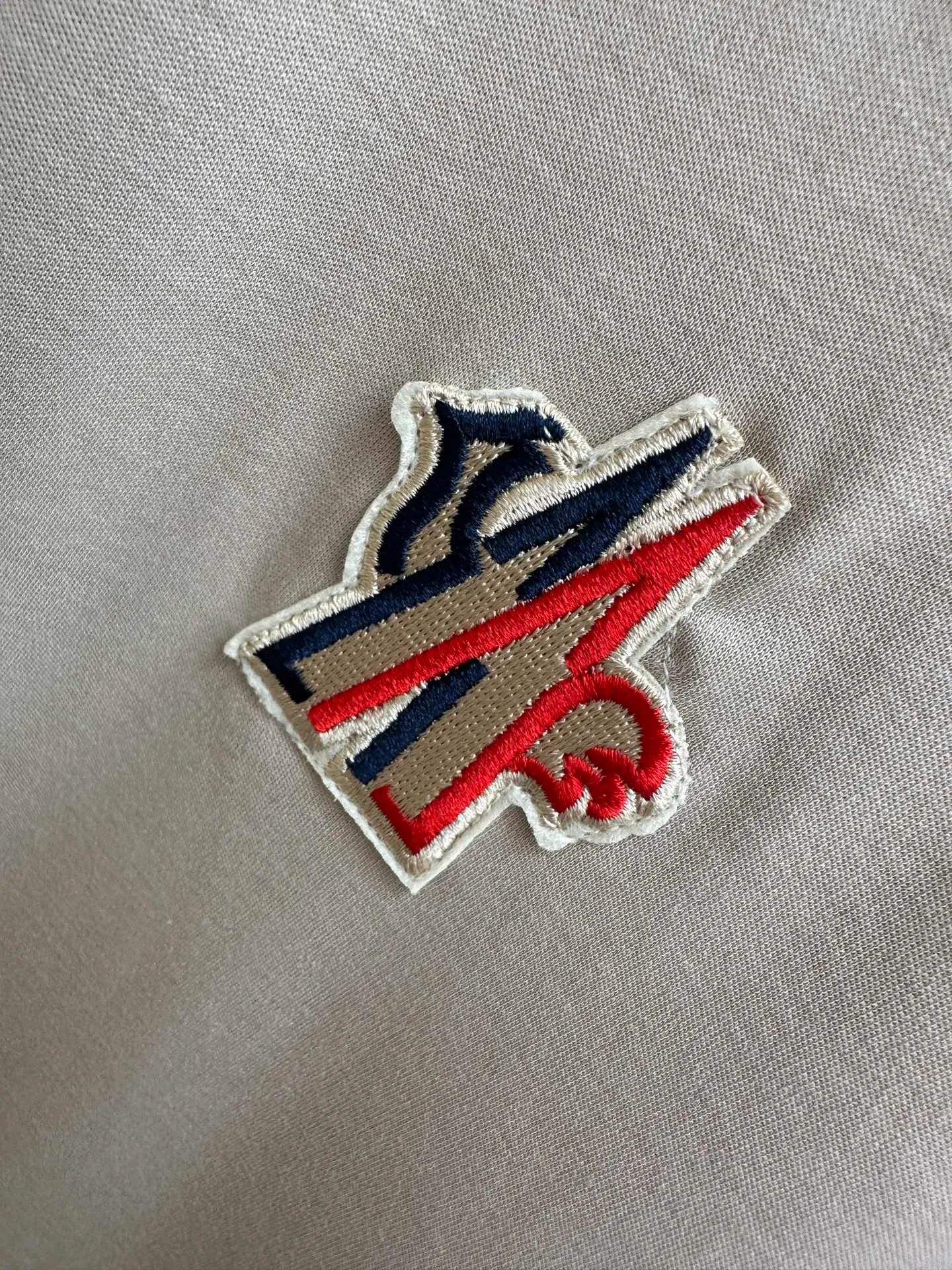 MO Quality 2026 ！ ， 。 ， ， Quality ， Same Style！Size：M—3XL